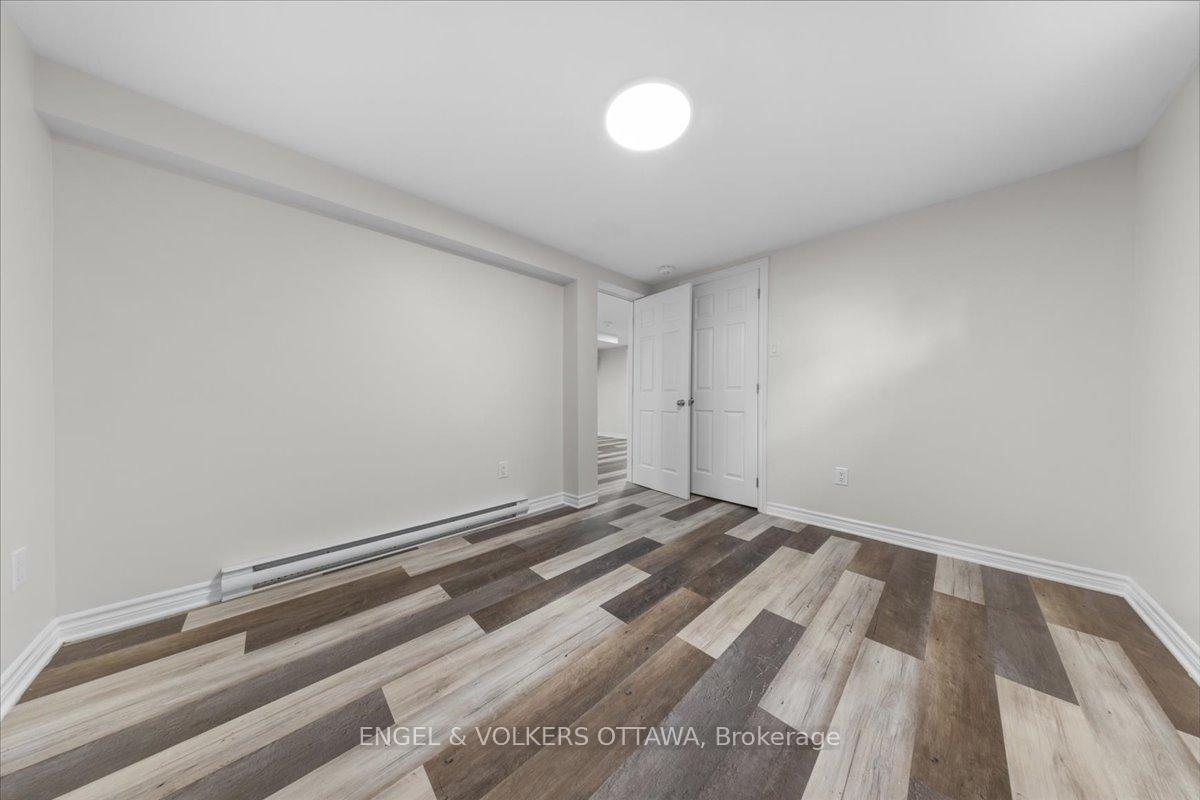 Photo 19 of Unit B, 616 Browning Avenue, Ottawa, Riverview Park — HOMEH