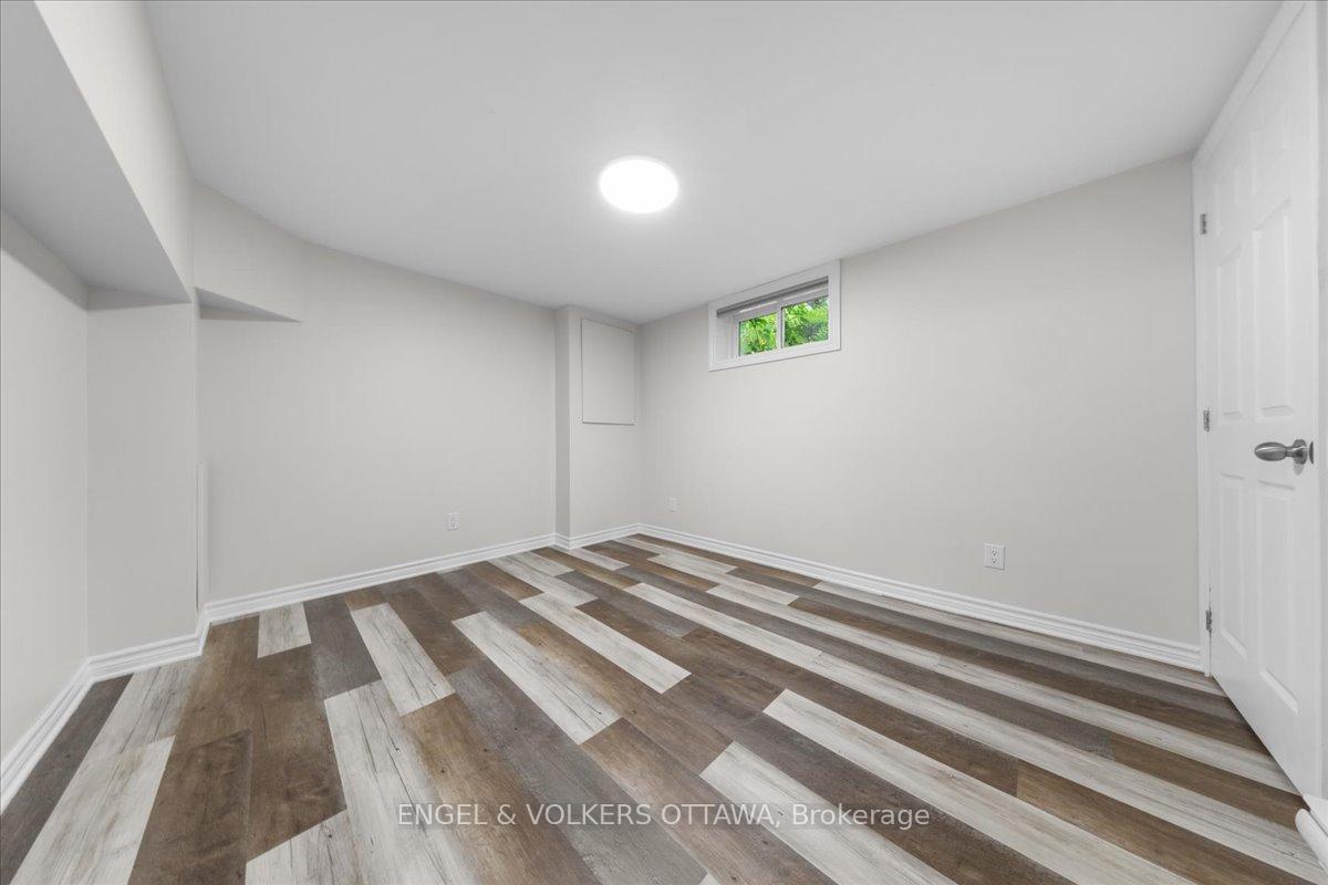 Photo 20 of Unit B, 616 Browning Avenue, Ottawa, Riverview Park — HOMEH