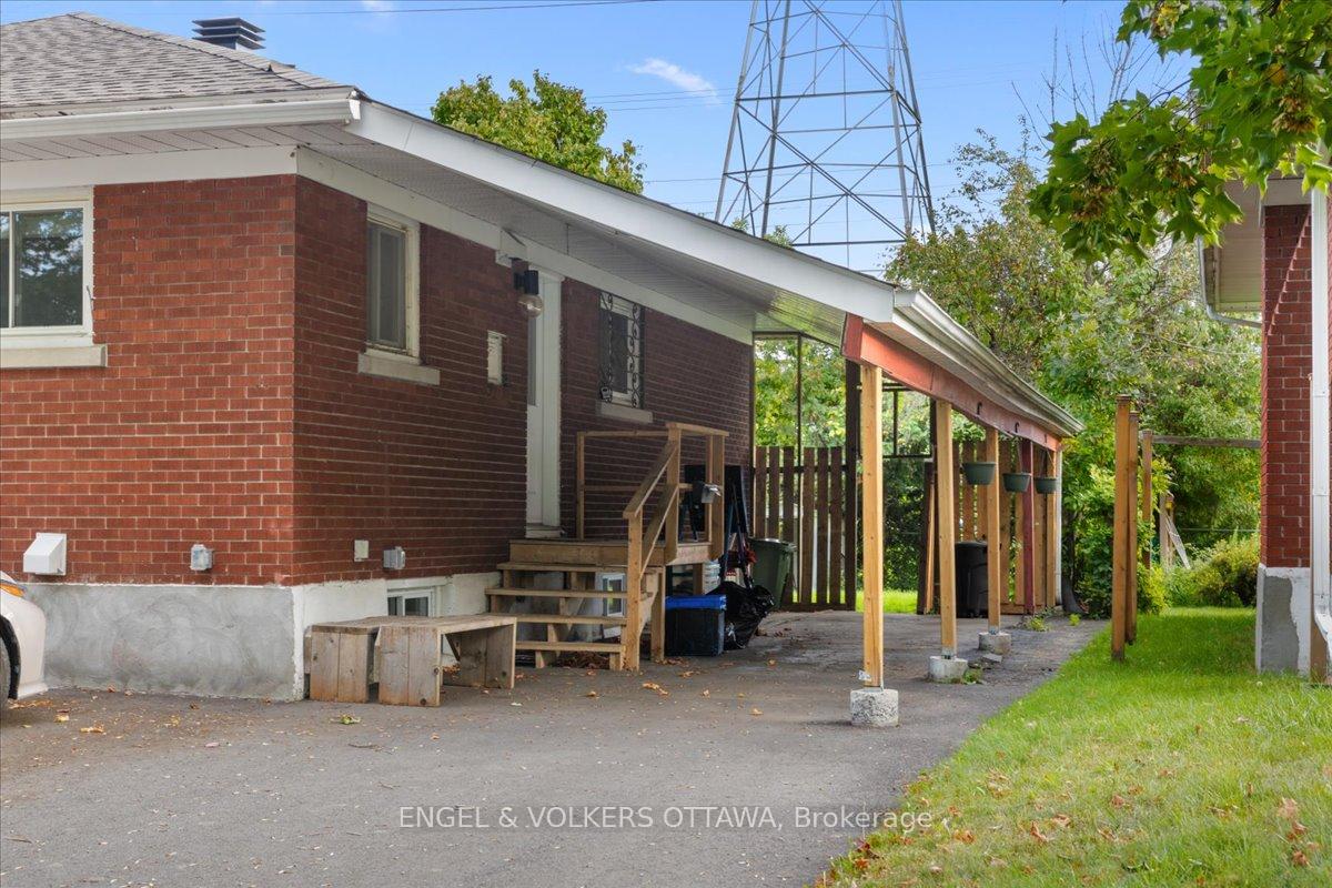 Photo 21 of Unit B, 616 Browning Avenue, Ottawa, Riverview Park — HOMEH