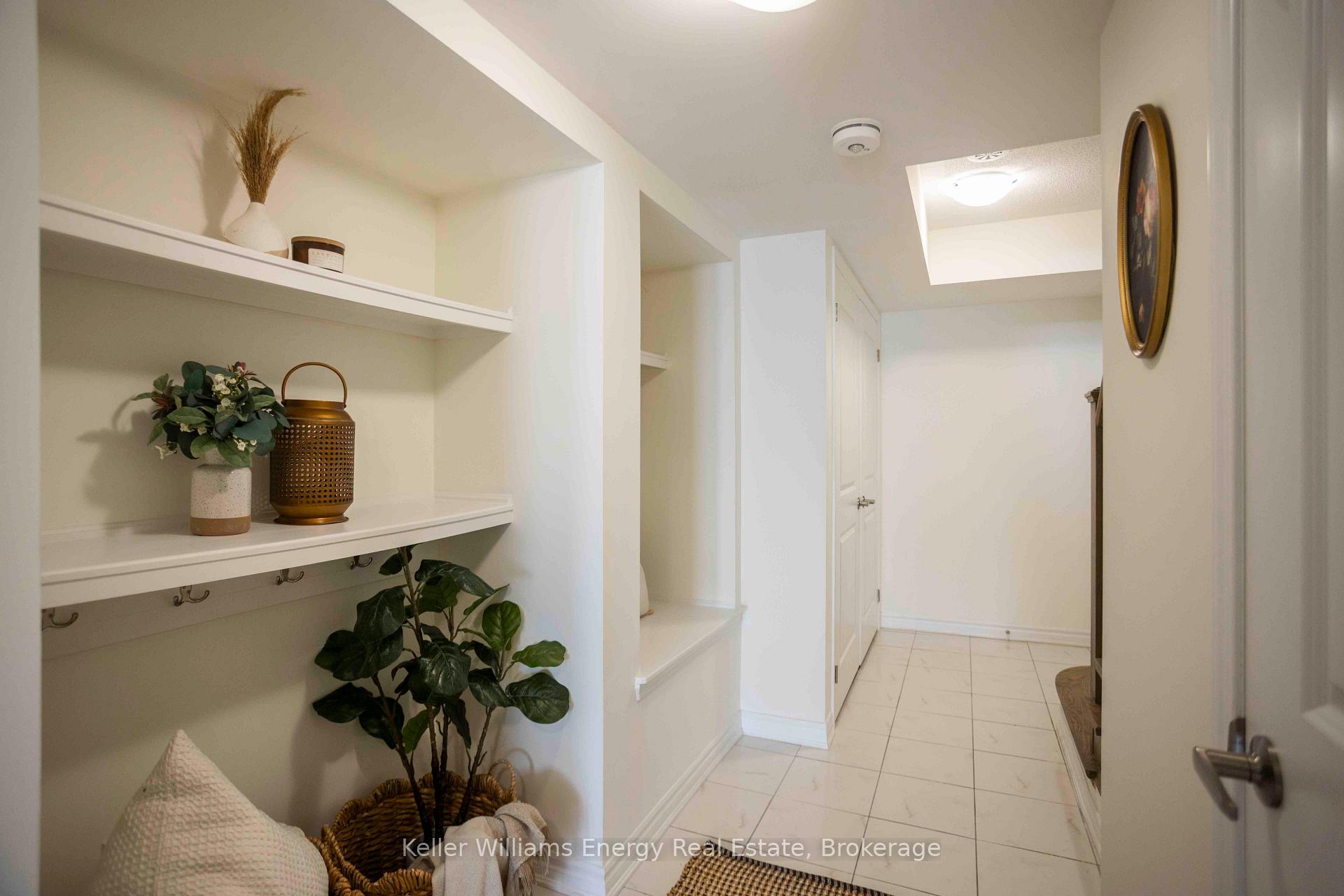 Photo 5 of 104 Howe Avenue, Scarborough, Clairlea-Birchmount — HOMEH