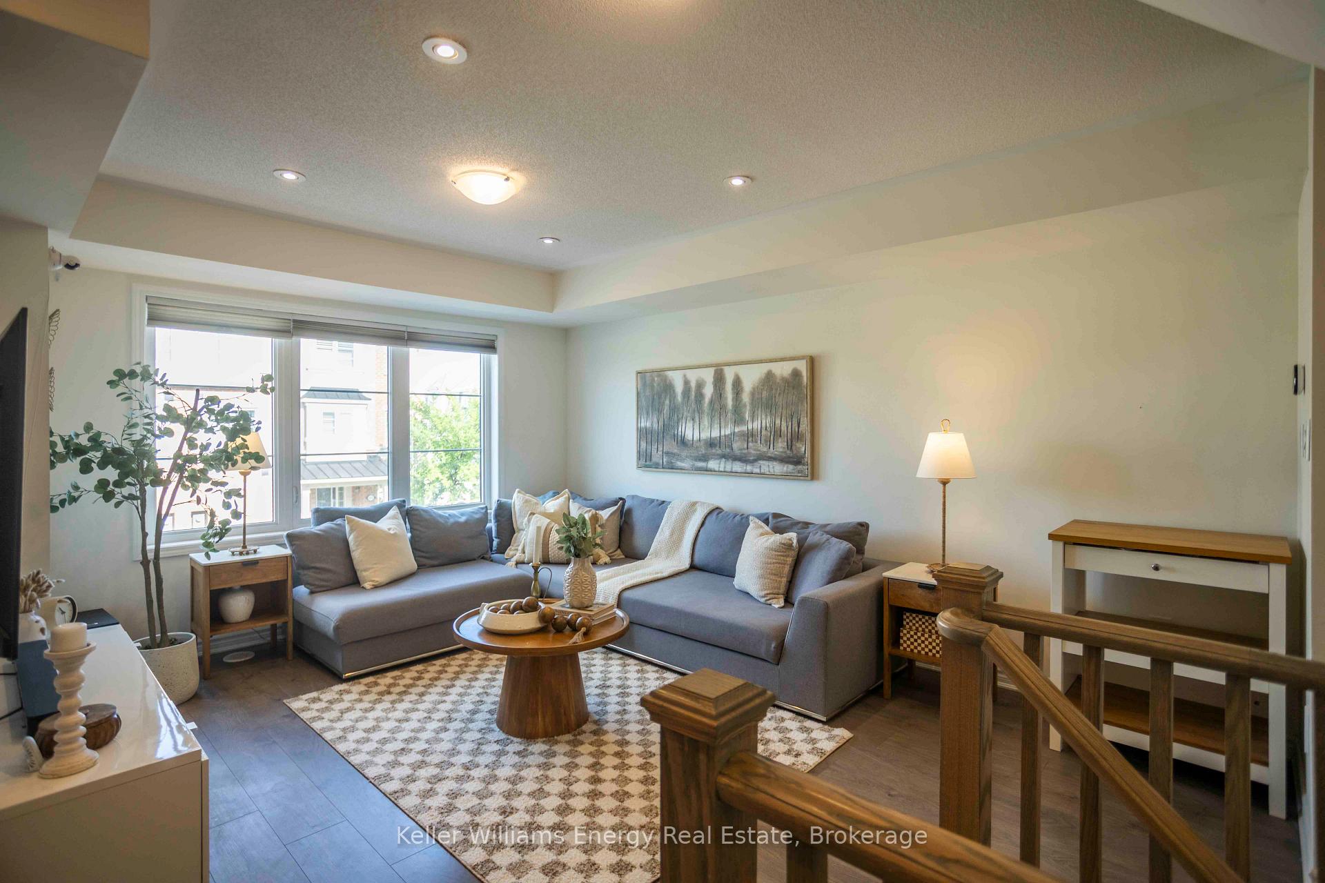 Photo 7 of 104 Howe Avenue, Scarborough, Clairlea-Birchmount — HOMEH