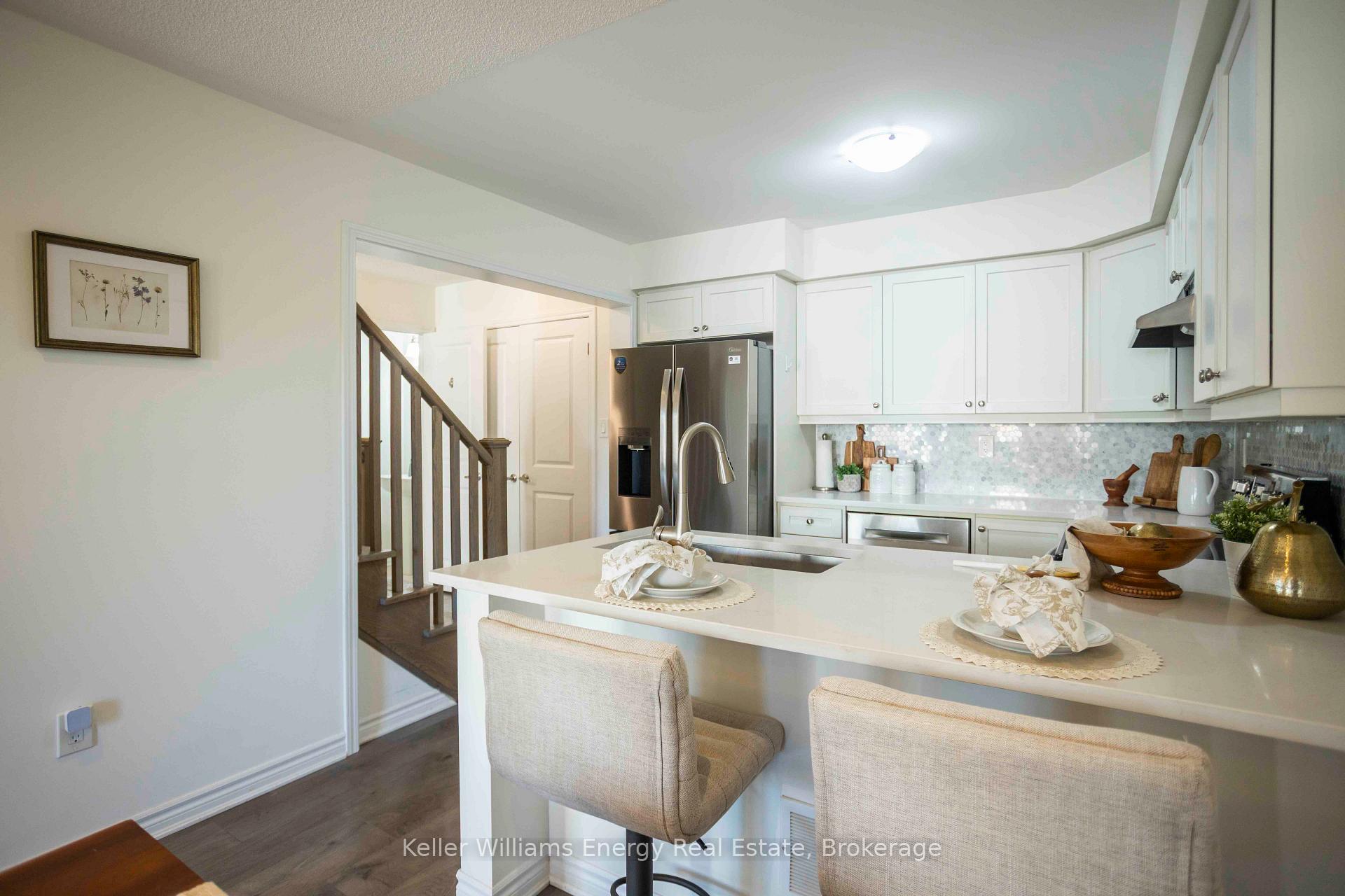 Photo 14 of 104 Howe Avenue, Scarborough, Clairlea-Birchmount — HOMEH