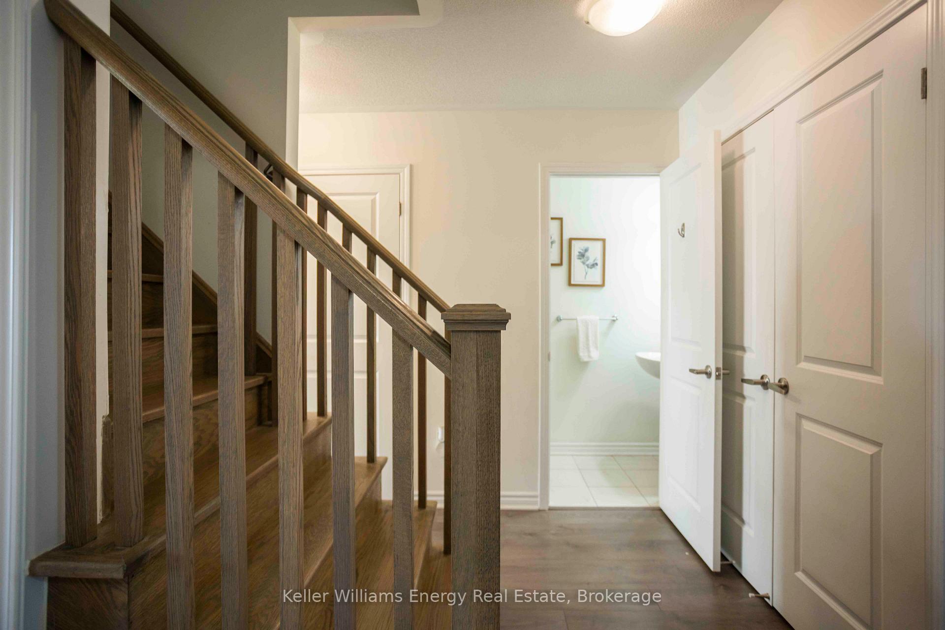 Photo 16 of 104 Howe Avenue, Scarborough, Clairlea-Birchmount — HOMEH