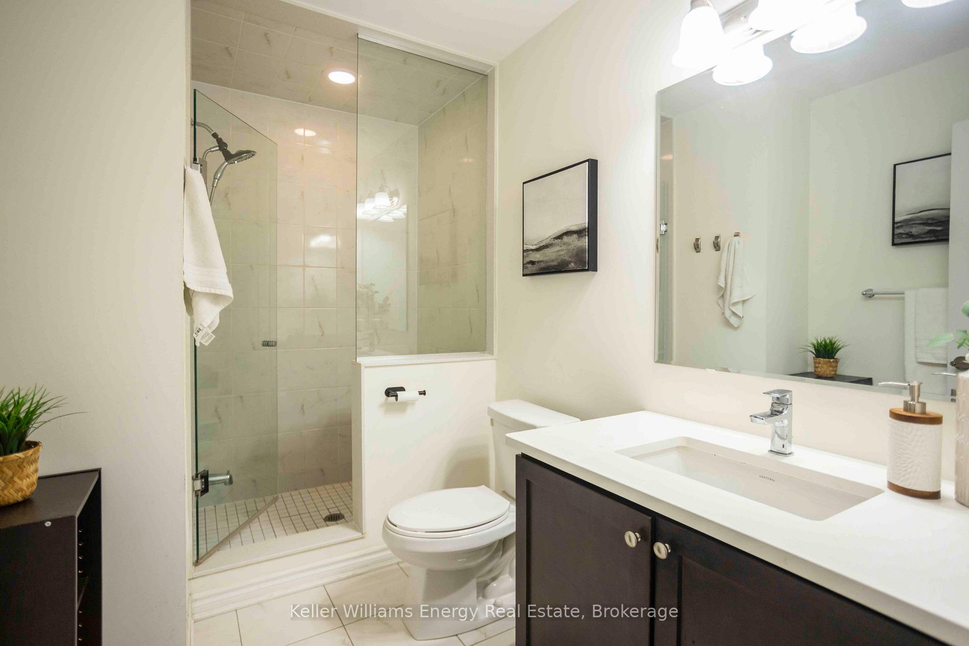 Photo 22 of 104 Howe Avenue, Scarborough, Clairlea-Birchmount — HOMEH