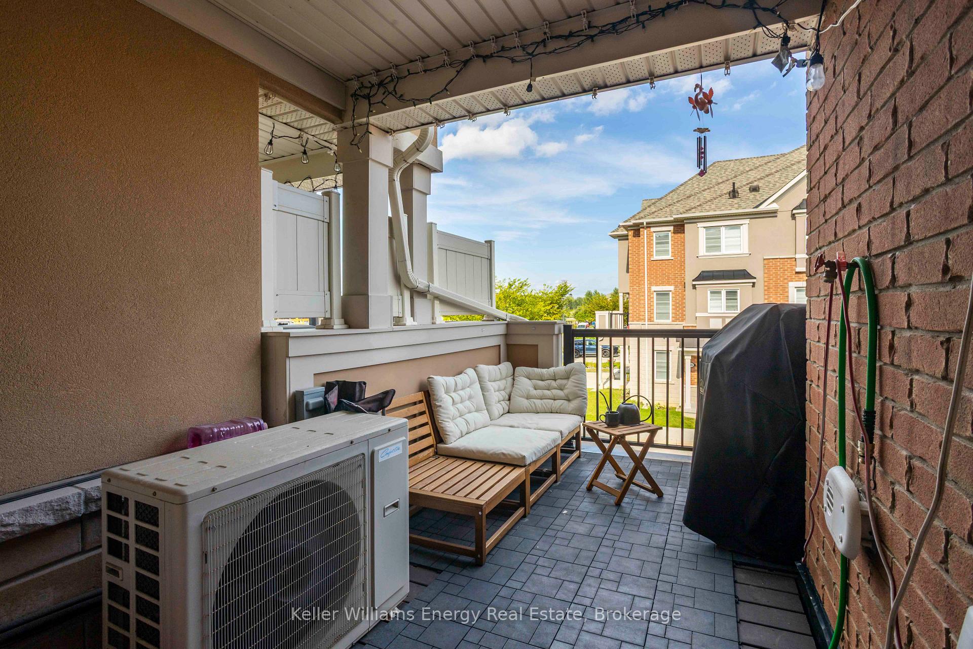 Photo 29 of 104 Howe Avenue, Scarborough, Clairlea-Birchmount — HOMEH
