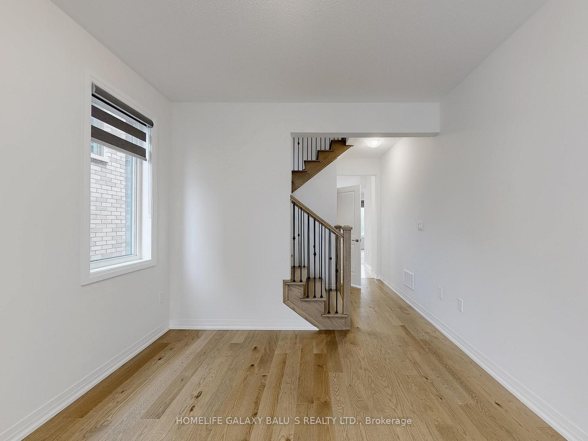 Photo 4 of 1127 Zircon Manor, Pickering, Rural Pickering — HOMEH