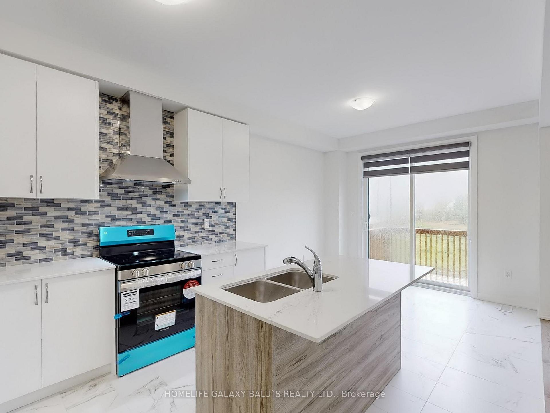 Photo 13 of 1127 Zircon Manor, Pickering, Rural Pickering — HOMEH