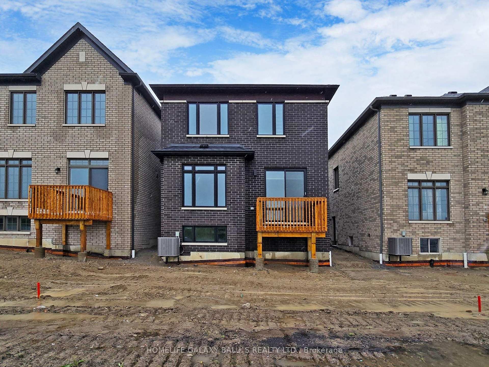Photo 40 of 1127 Zircon Manor, Pickering, Rural Pickering — HOMEH