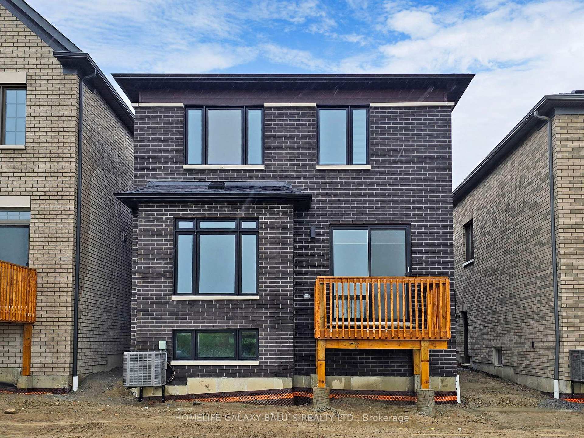 Photo 42 of 1127 Zircon Manor, Pickering, Rural Pickering — HOMEH