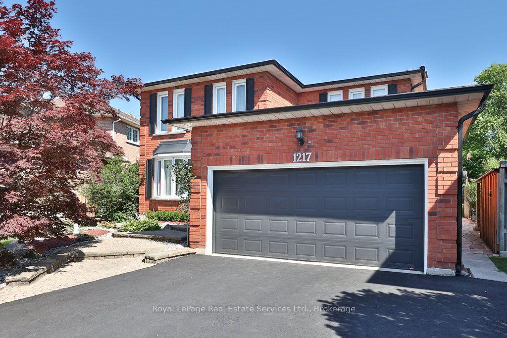 Photo 2 of 1217 Rosethorne Road, Oakville, Glen Abbey — HOMEH