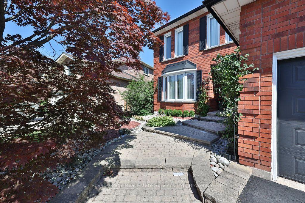 Photo 3 of 1217 Rosethorne Road, Oakville, Glen Abbey — HOMEH