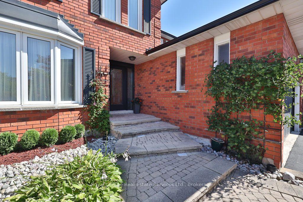 Photo 4 of 1217 Rosethorne Road, Oakville, Glen Abbey — HOMEH