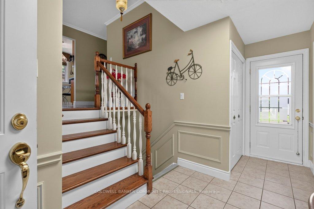 Photo 4 of 409 Mohawk Road W, Hamilton, Rolston — HOMEH