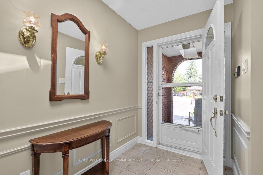 Photo 5 of 409 Mohawk Road W, Hamilton, Rolston — HOMEH