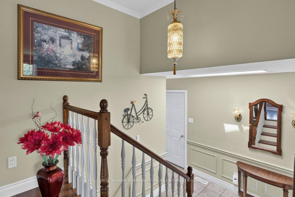 Photo 6 of 409 Mohawk Road W, Hamilton, Rolston — HOMEH