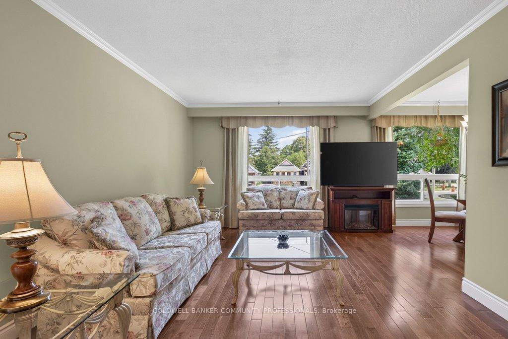 Photo 7 of 409 Mohawk Road W, Hamilton, Rolston — HOMEH