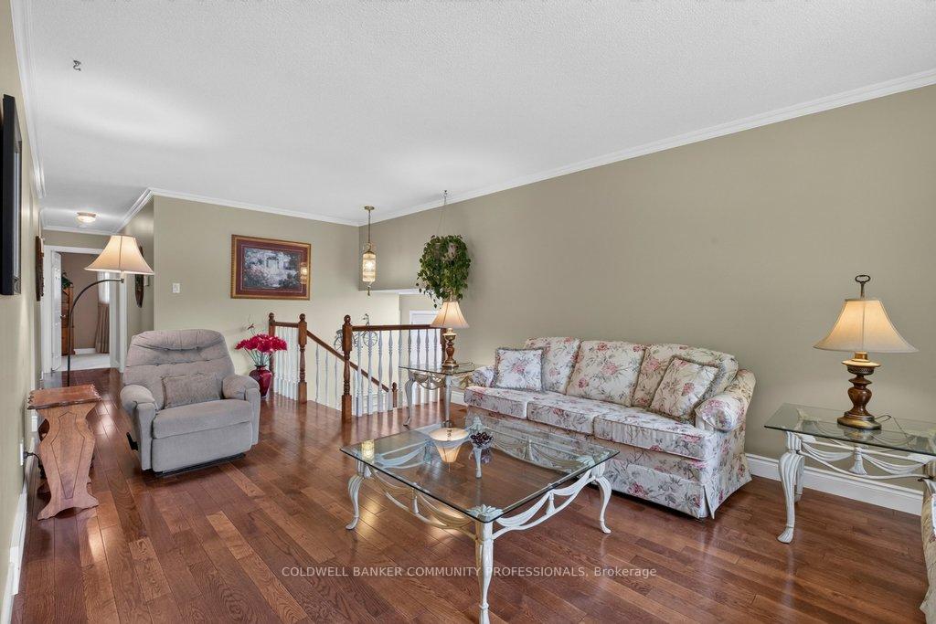 Photo 8 of 409 Mohawk Road W, Hamilton, Rolston — HOMEH