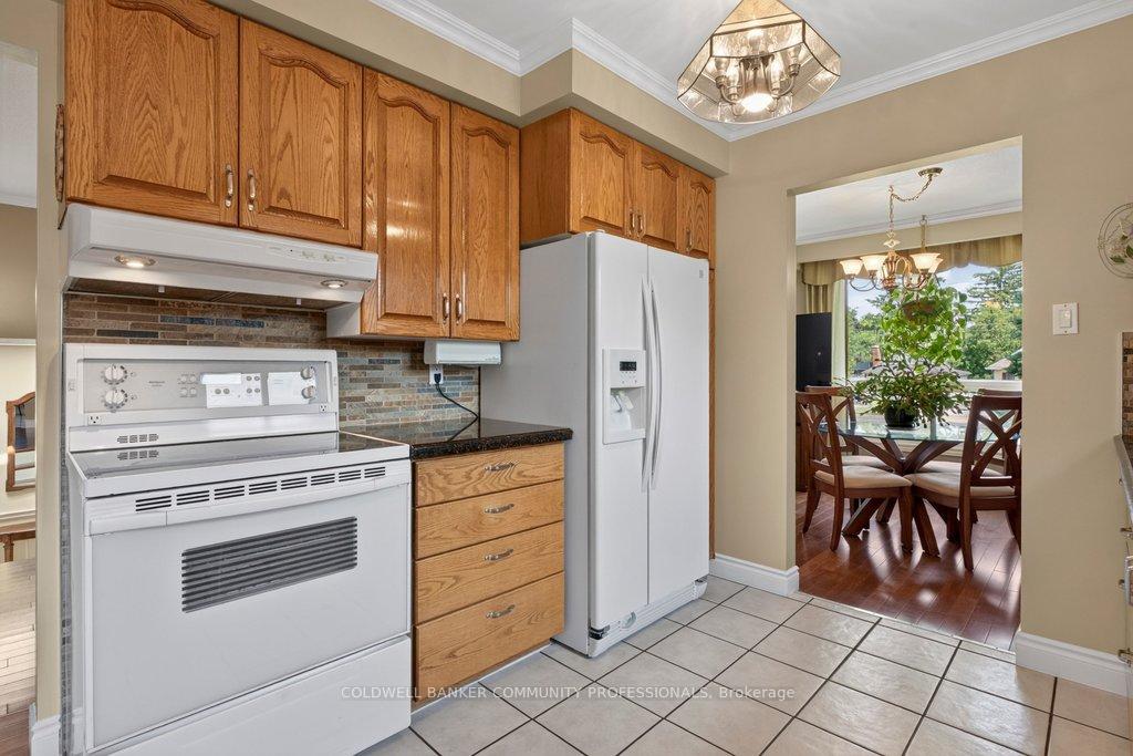 Photo 10 of 409 Mohawk Road W, Hamilton, Rolston — HOMEH