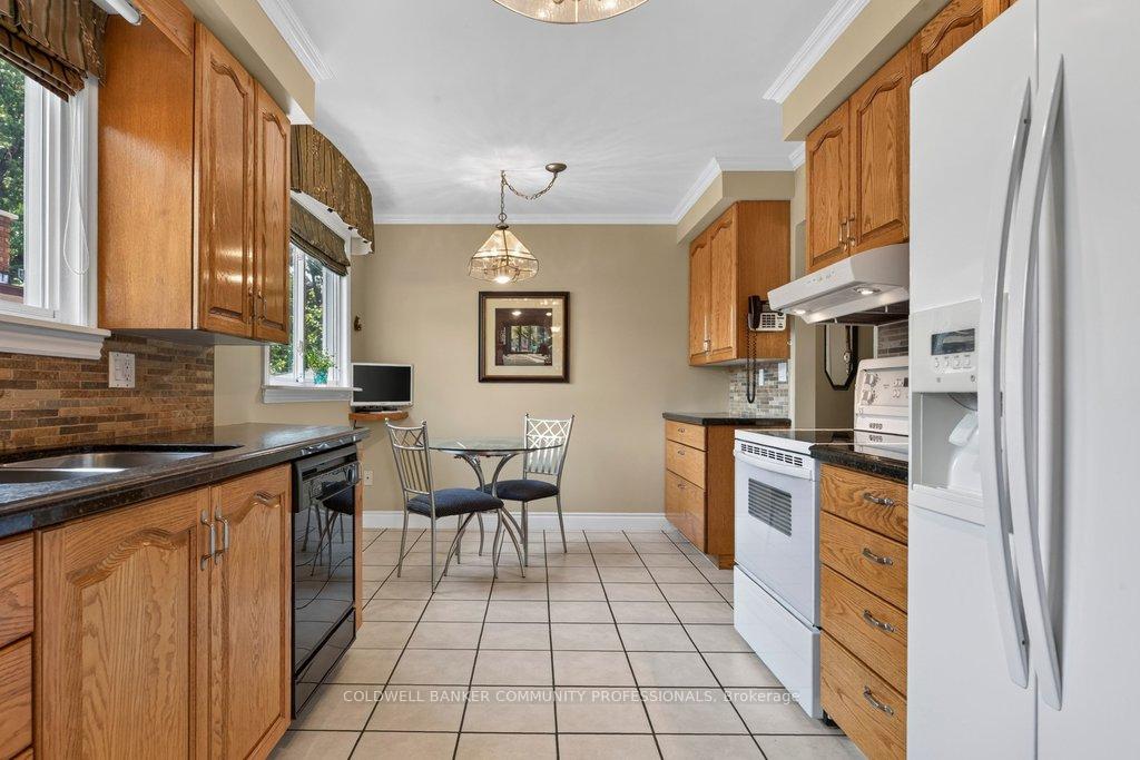 Photo 11 of 409 Mohawk Road W, Hamilton, Rolston — HOMEH
