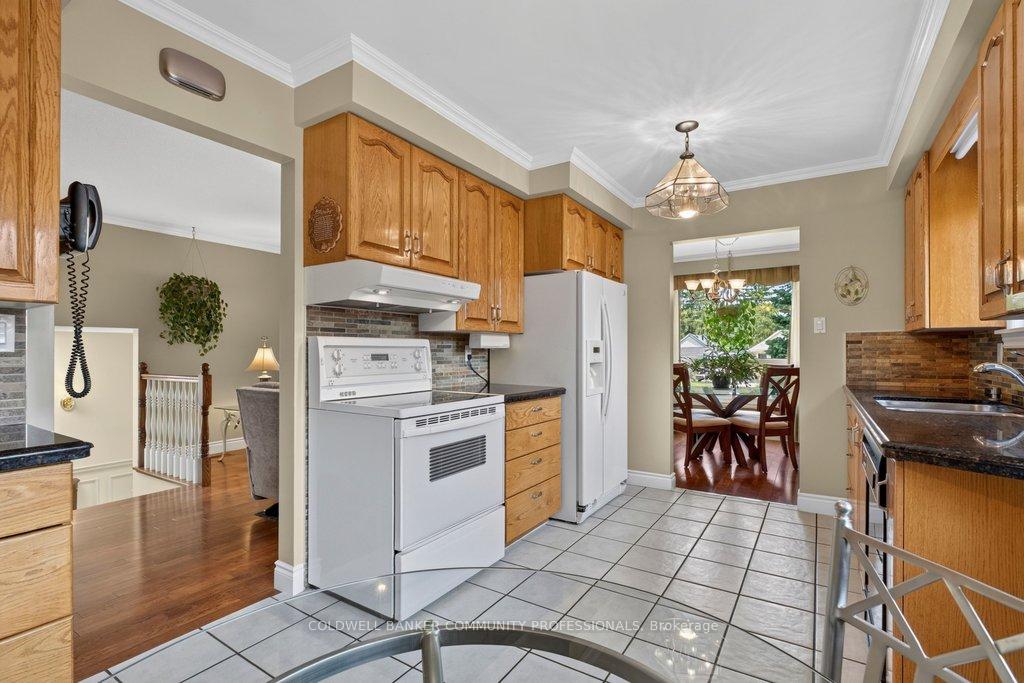 Photo 14 of 409 Mohawk Road W, Hamilton, Rolston — HOMEH