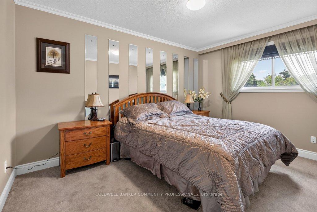 Photo 15 of 409 Mohawk Road W, Hamilton, Rolston — HOMEH