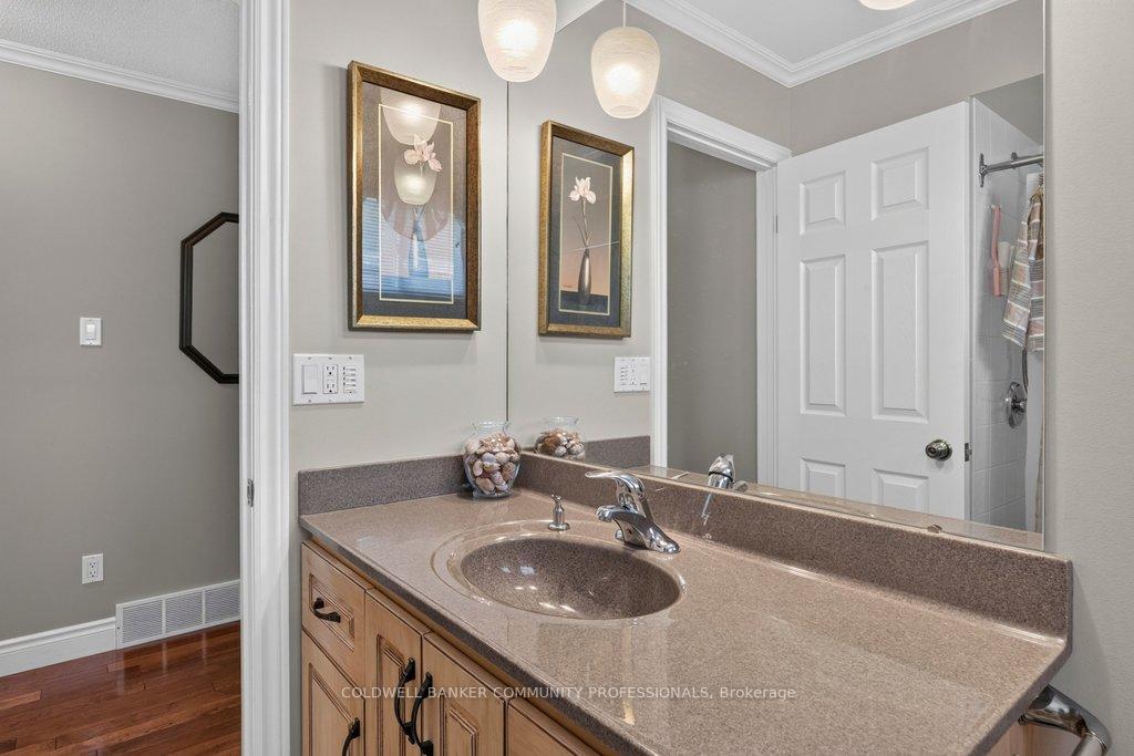 Photo 19 of 409 Mohawk Road W, Hamilton, Rolston — HOMEH