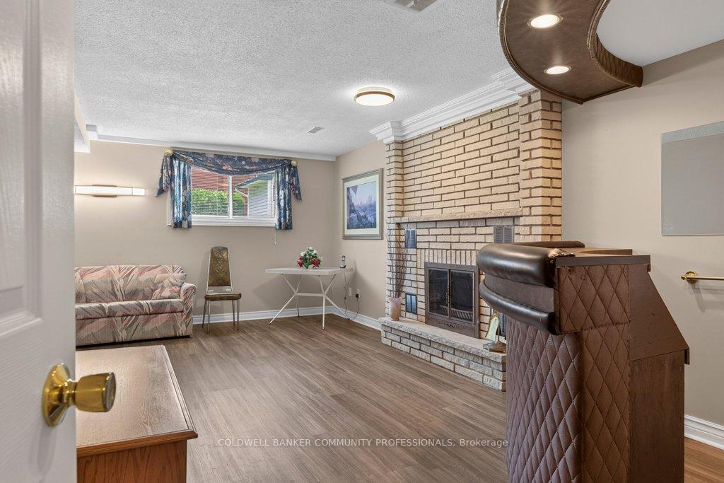 Photo 21 of 409 Mohawk Road W, Hamilton, Rolston — HOMEH