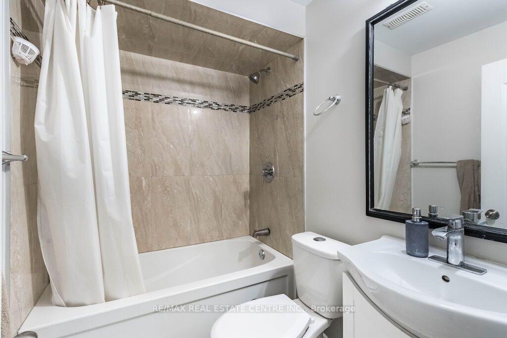 Photo 9 of Unit Bsmt, 20 Laurentide Crescent, Brampton, Vales of Castlemore North — HOMEH
