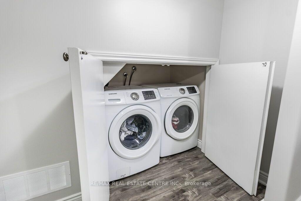 Photo 10 of Unit Bsmt, 20 Laurentide Crescent, Brampton, Vales of Castlemore North — HOMEH