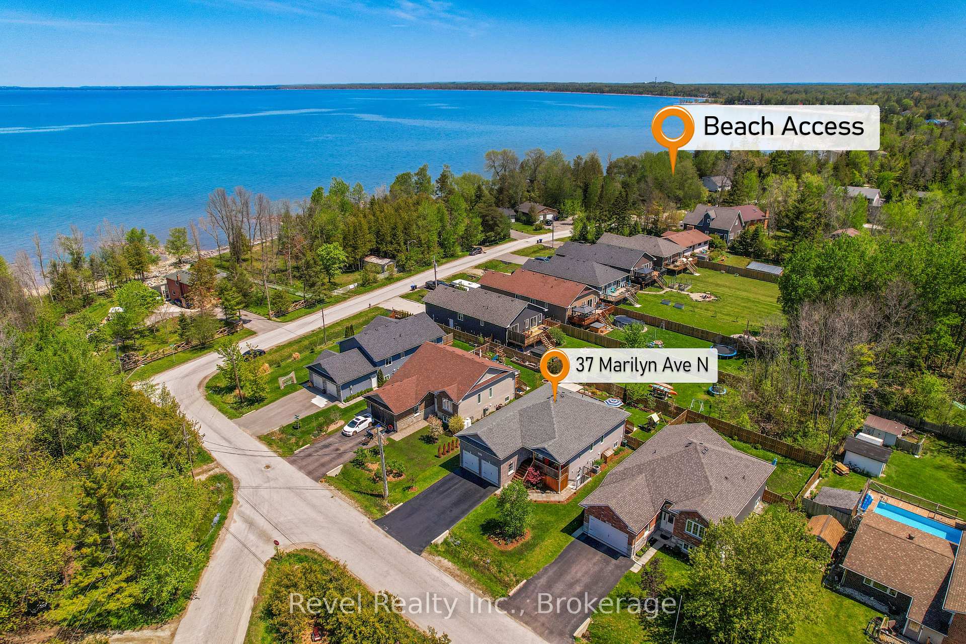 Photo 3 of 37 Marilyn Avenue N, Wasaga Beach — HOMEH