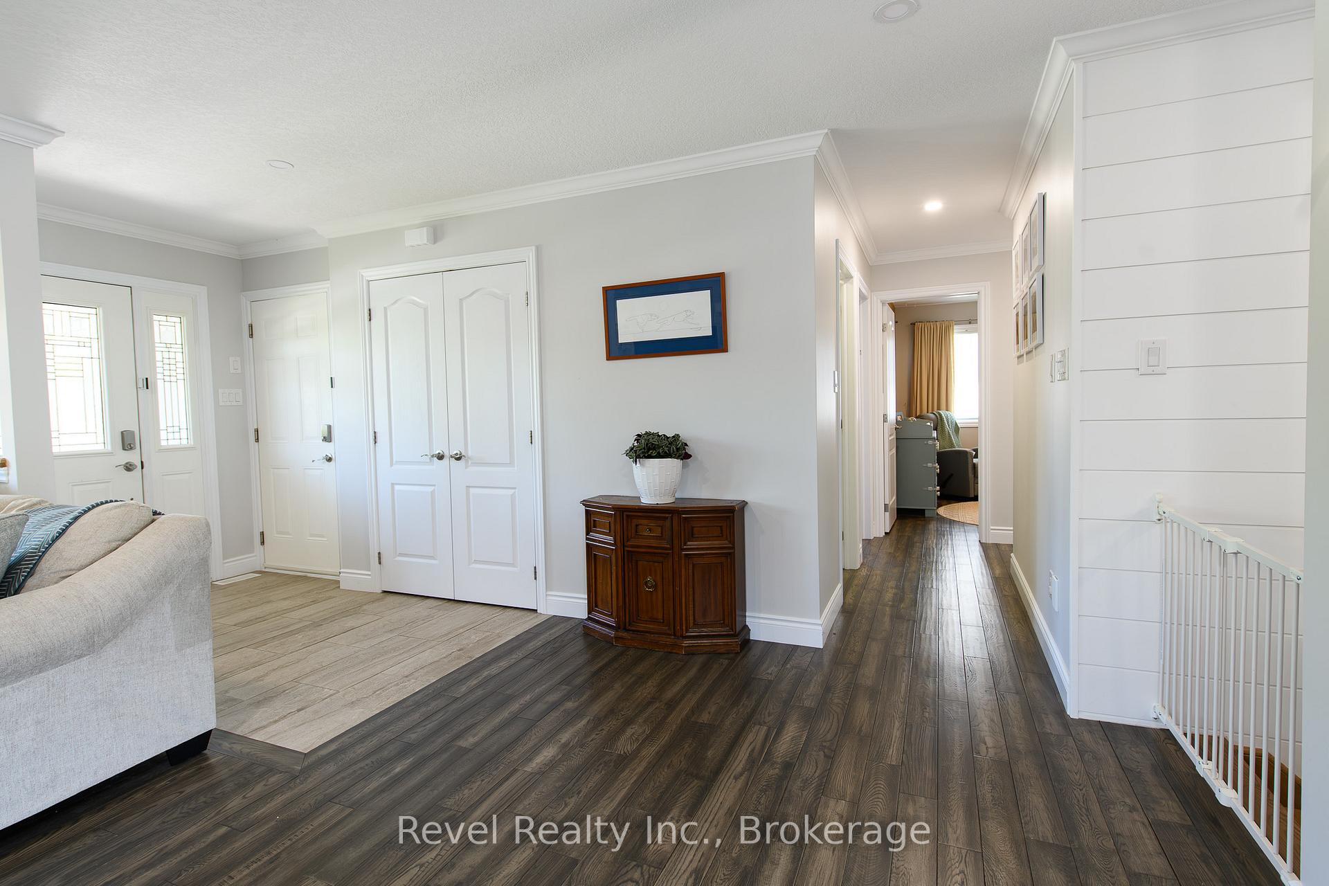 Photo 10 of 37 Marilyn Avenue N, Wasaga Beach — HOMEH