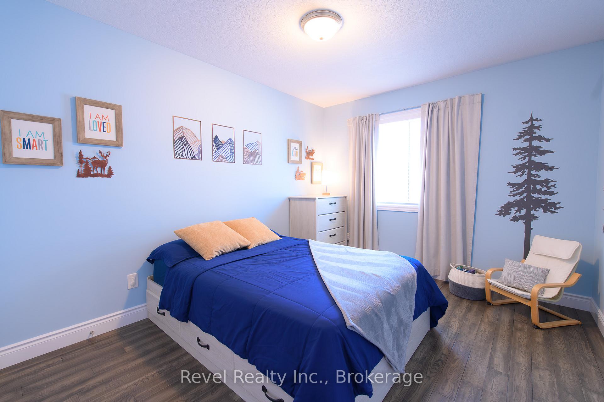 Photo 16 of 37 Marilyn Avenue N, Wasaga Beach — HOMEH