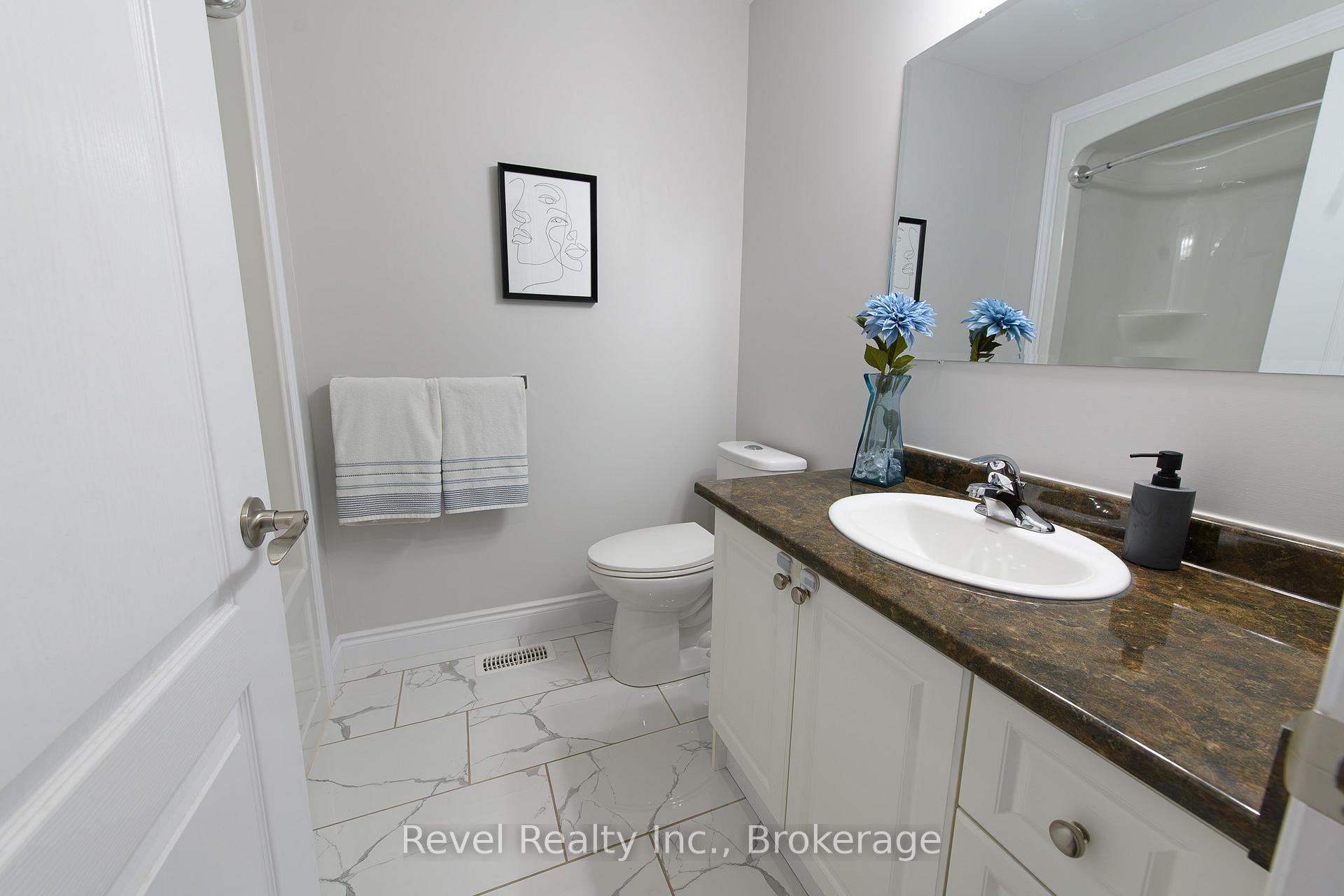 Photo 18 of 37 Marilyn Avenue N, Wasaga Beach — HOMEH