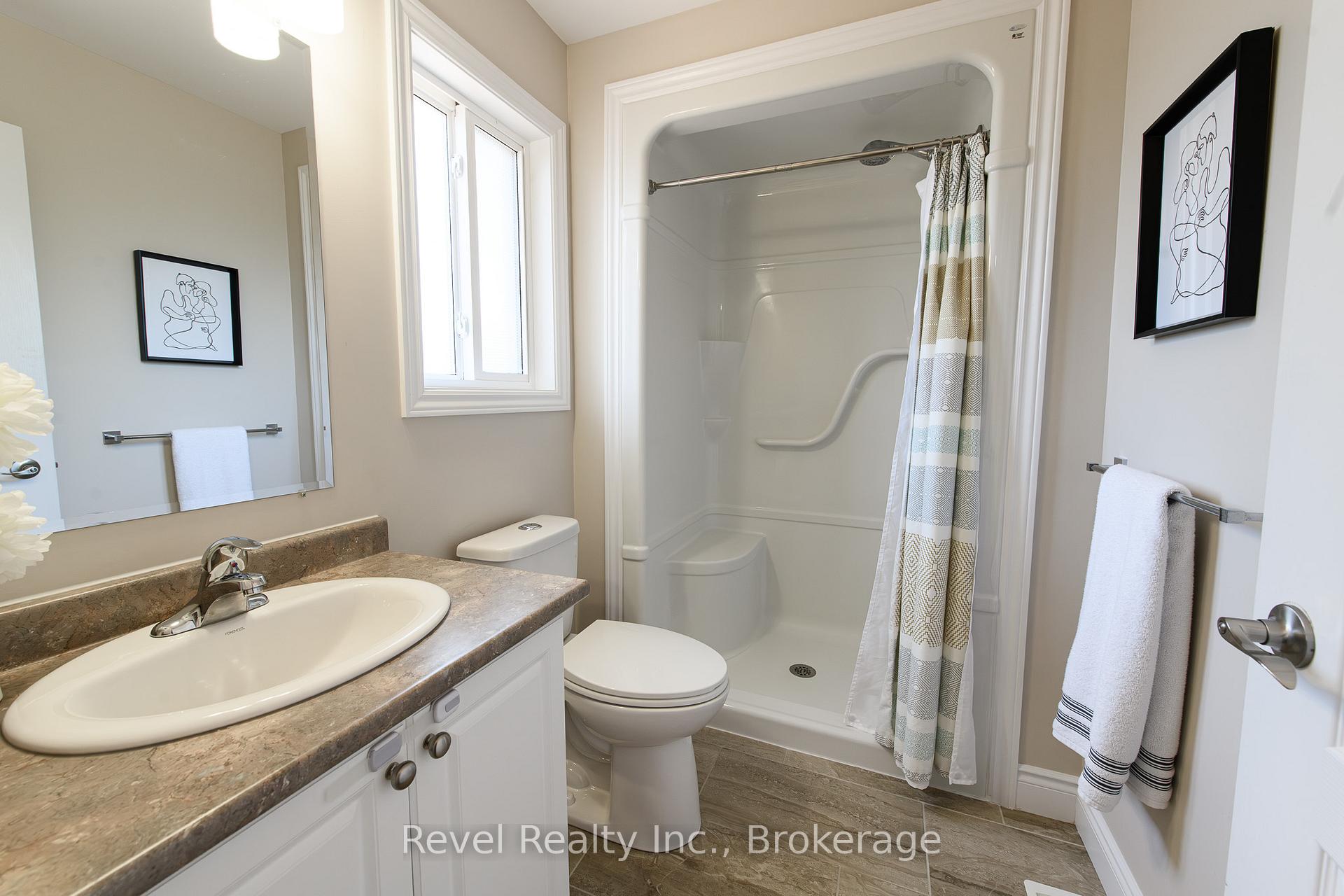 Photo 21 of 37 Marilyn Avenue N, Wasaga Beach — HOMEH