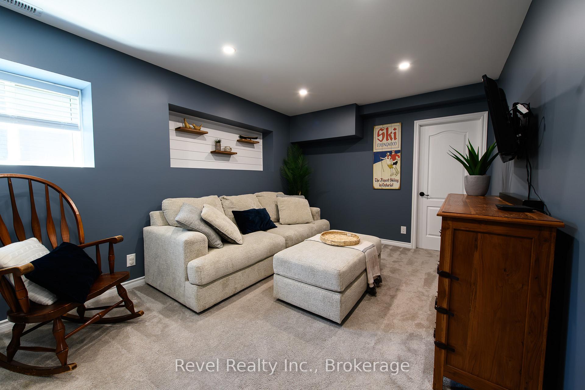 Photo 22 of 37 Marilyn Avenue N, Wasaga Beach — HOMEH