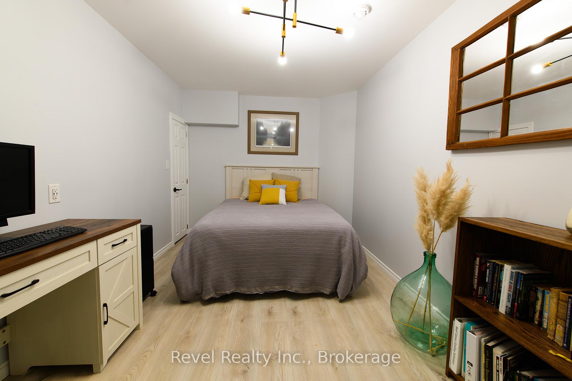 Photo 23 of 37 Marilyn Avenue N, Wasaga Beach — HOMEH