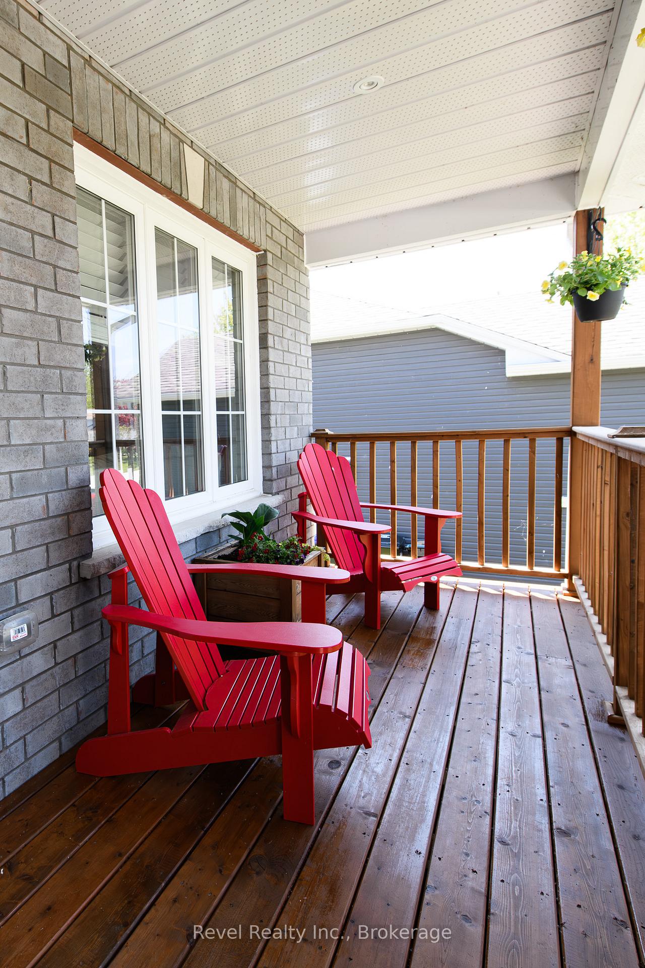 Photo 25 of 37 Marilyn Avenue N, Wasaga Beach — HOMEH