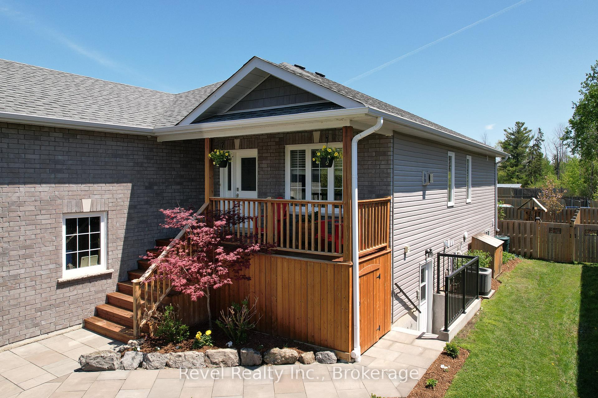 Photo 26 of 37 Marilyn Avenue N, Wasaga Beach — HOMEH