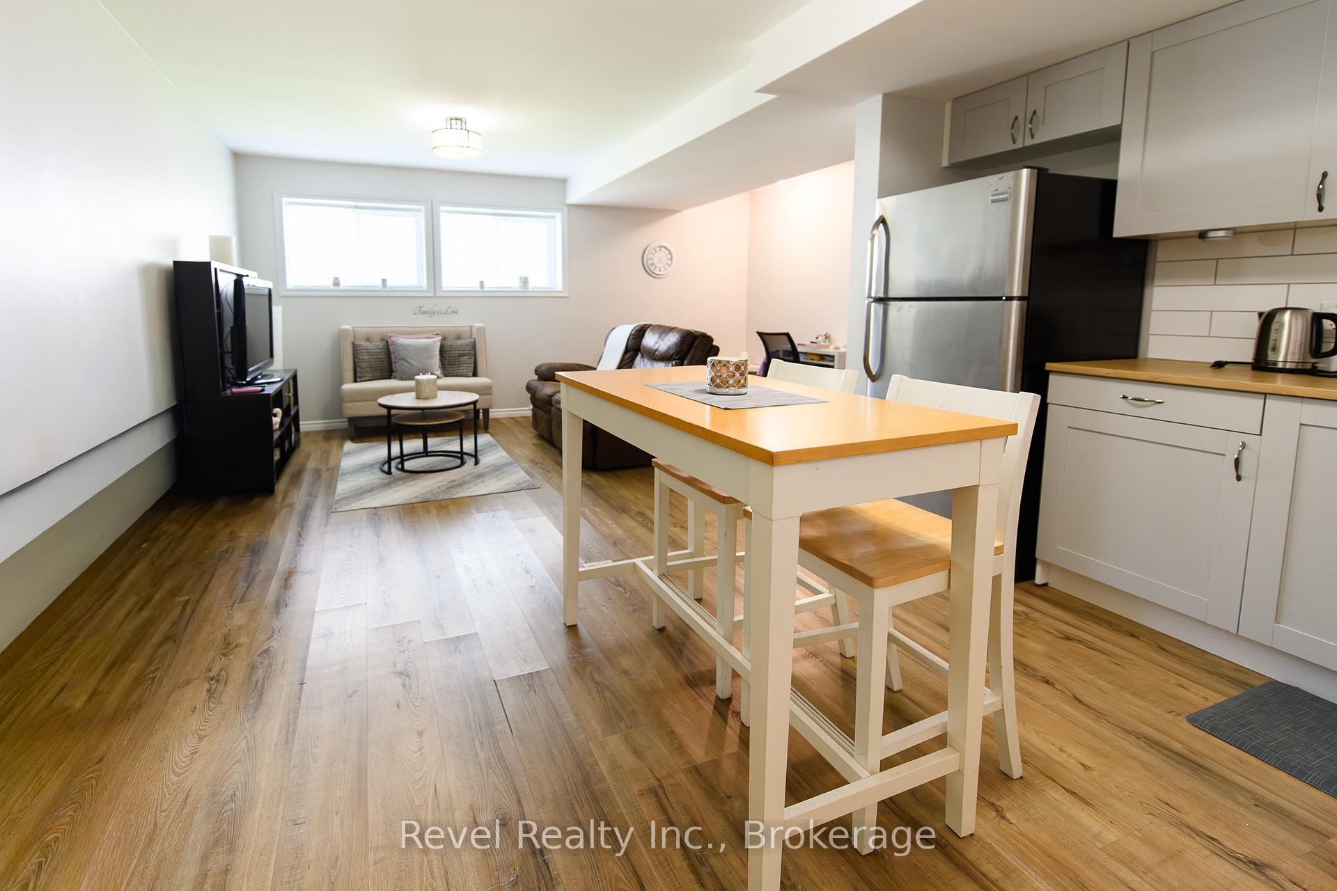 Photo 29 of 37 Marilyn Avenue N, Wasaga Beach — HOMEH