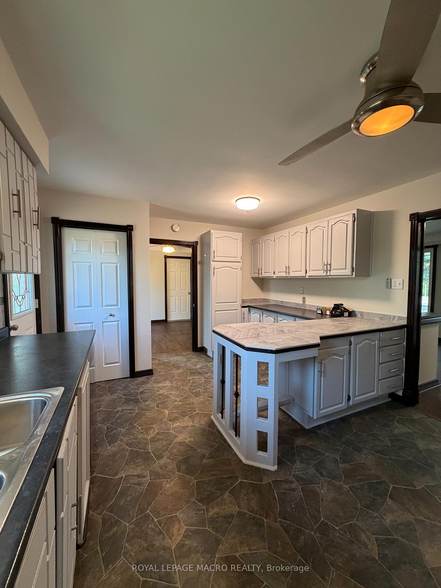 Photo 8 of 1202 Barton Street, Hamilton, Fruitland — HOMEH