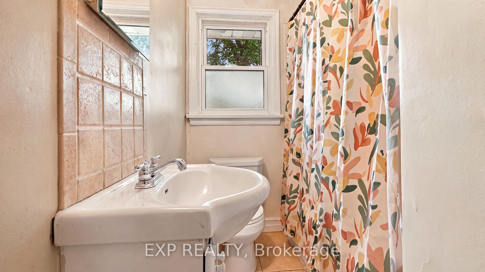 Photo 14 of 123 Jacobson Avenue, St. Catharines, Glendale/Glenridge — HOMEH