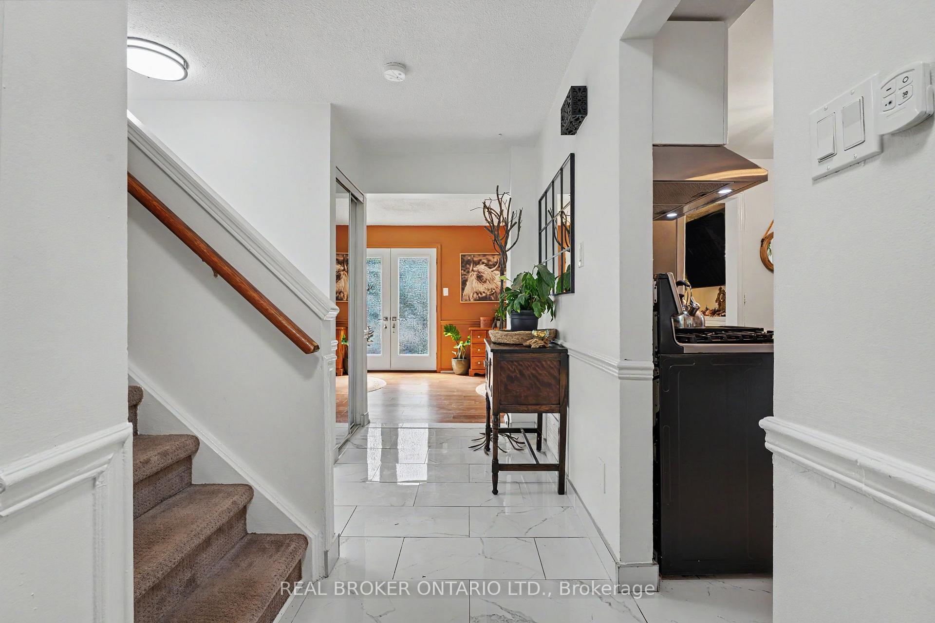 Photo 5 of 3260 Woodcroft Crescent, Burlington, Headon — HOMEH