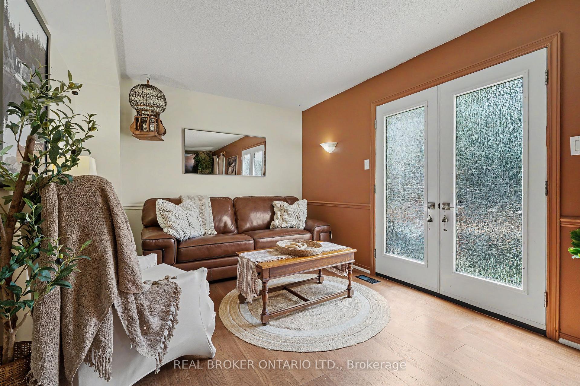 Photo 7 of 3260 Woodcroft Crescent, Burlington, Headon — HOMEH