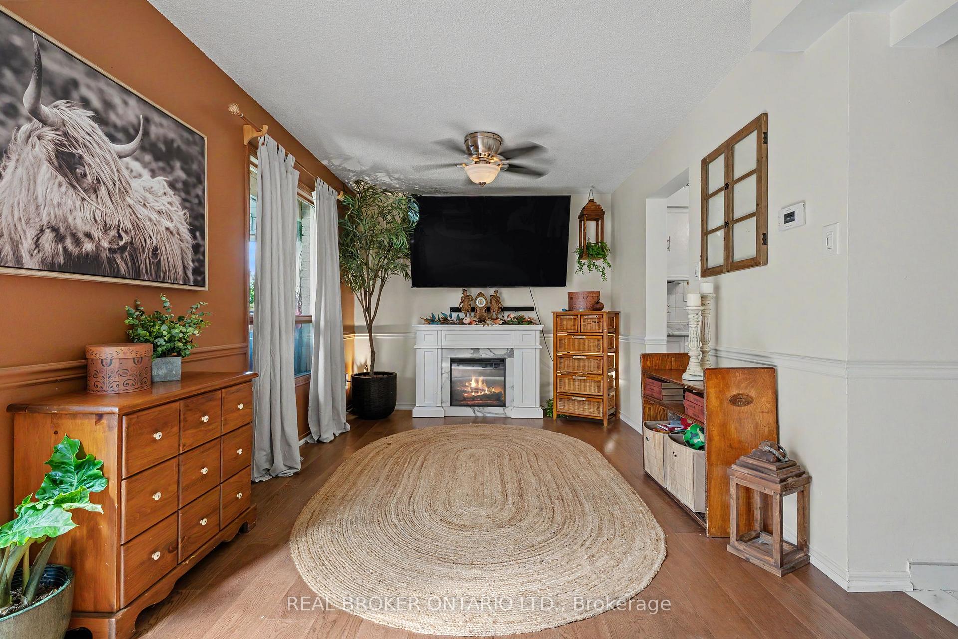 Photo 8 of 3260 Woodcroft Crescent, Burlington, Headon — HOMEH
