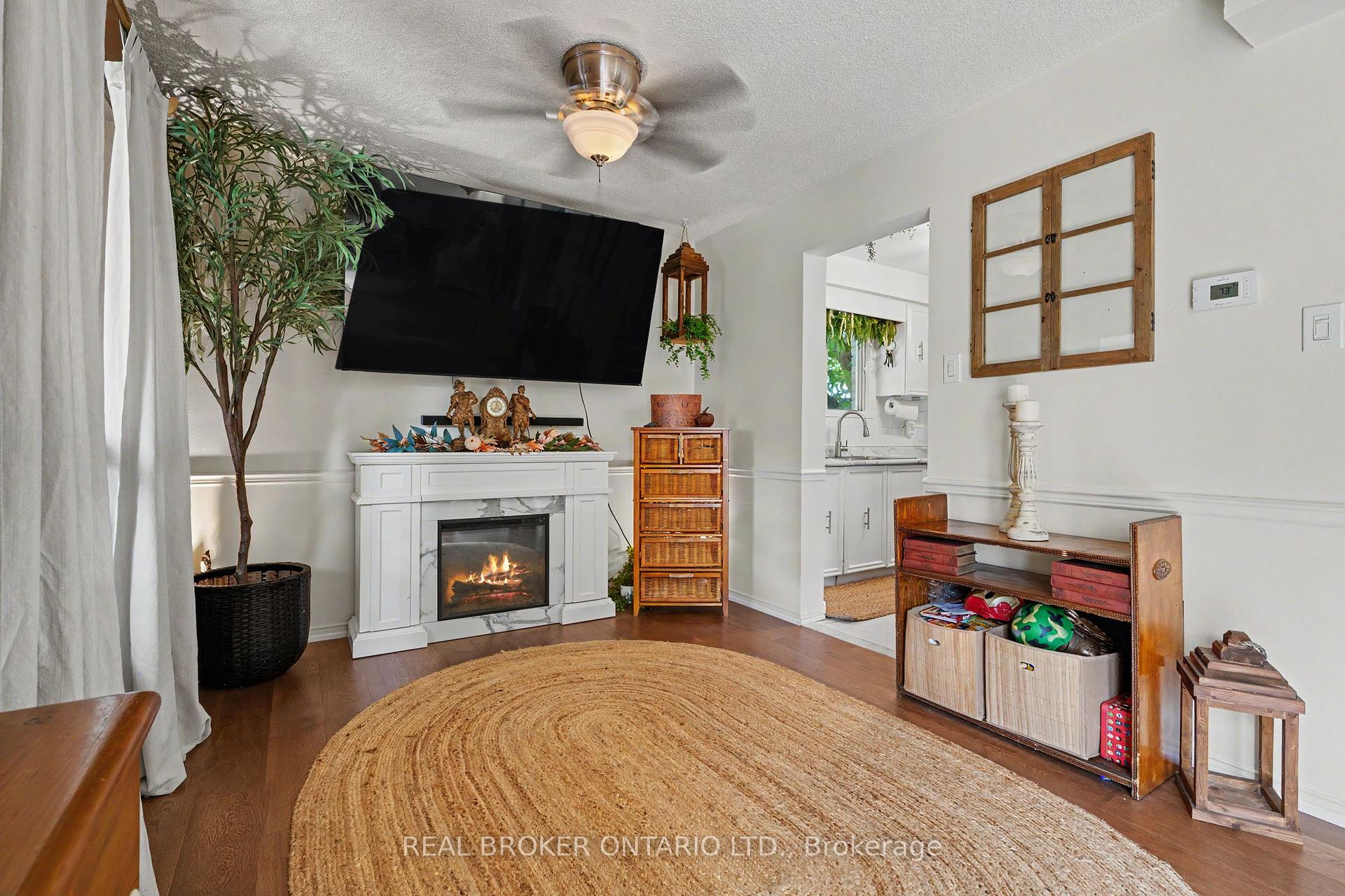Photo 9 of 3260 Woodcroft Crescent, Burlington, Headon — HOMEH
