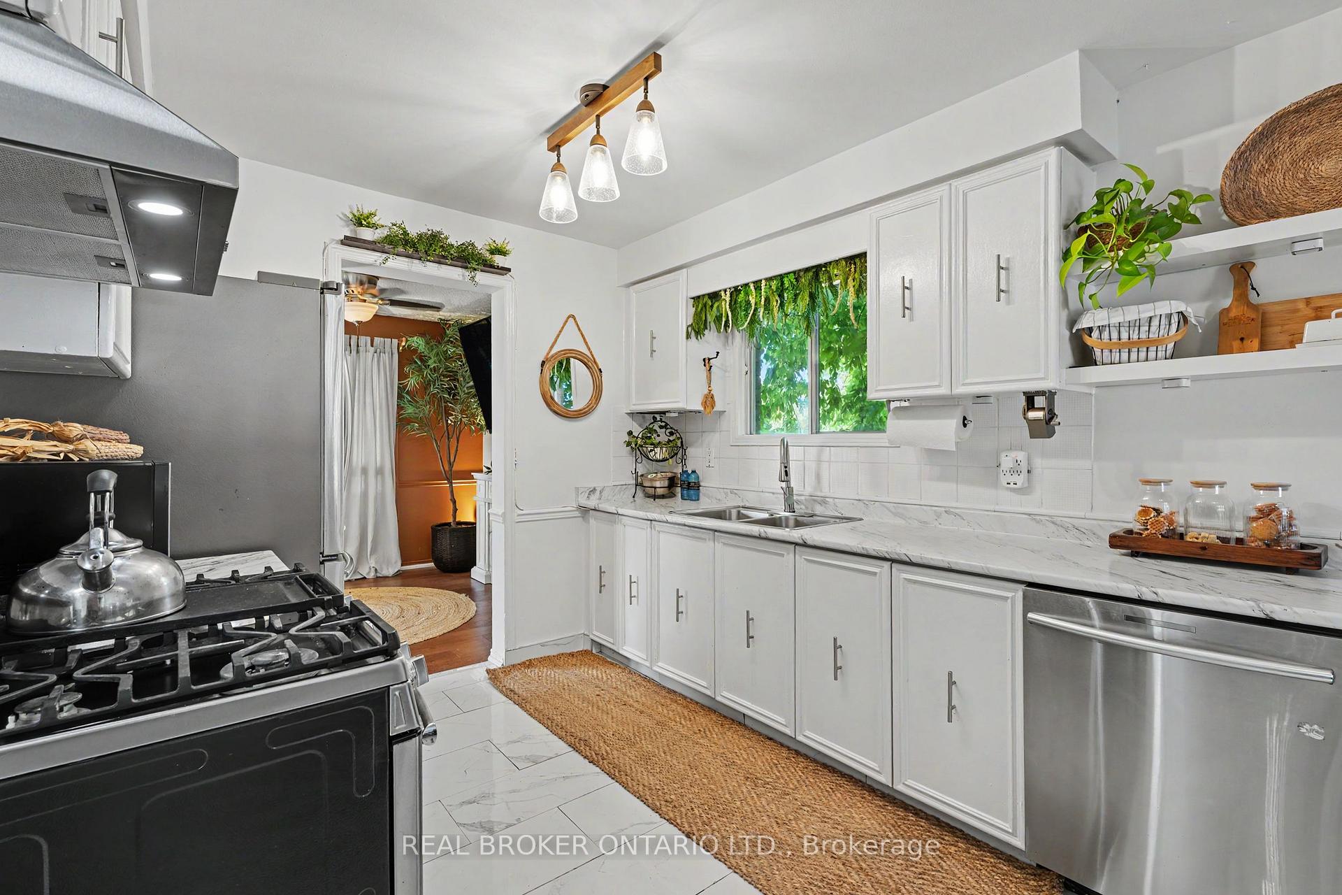 Photo 11 of 3260 Woodcroft Crescent, Burlington, Headon — HOMEH