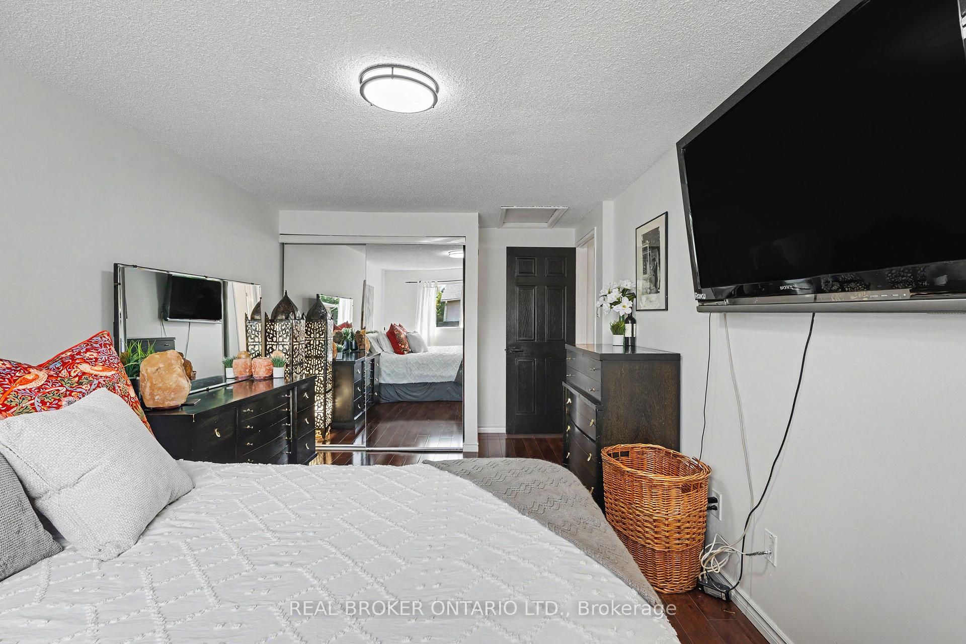 Photo 19 of 3260 Woodcroft Crescent, Burlington, Headon — HOMEH