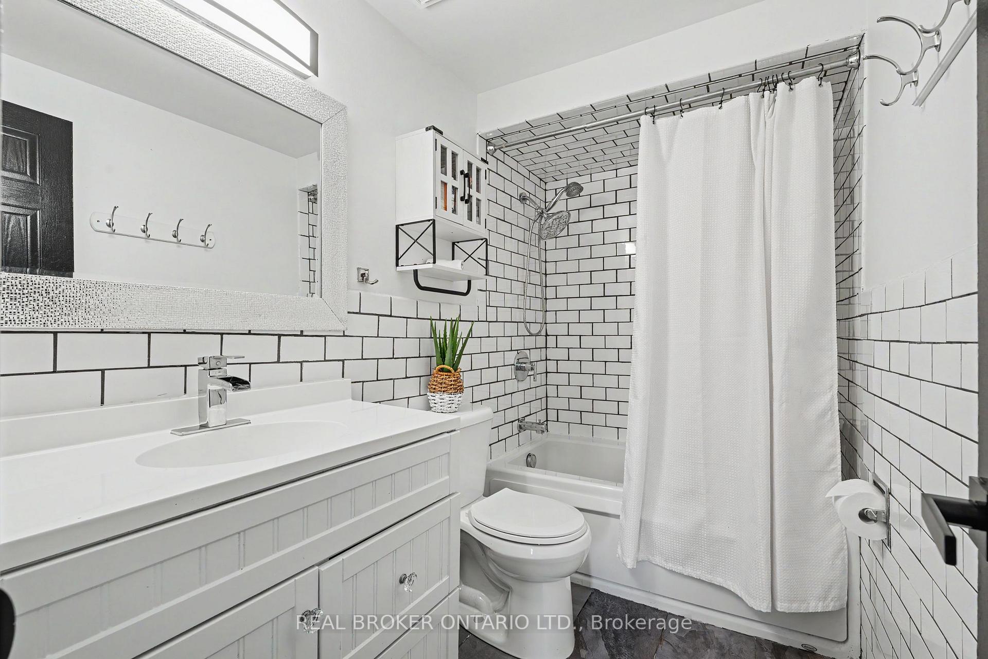 Photo 20 of 3260 Woodcroft Crescent, Burlington, Headon — HOMEH