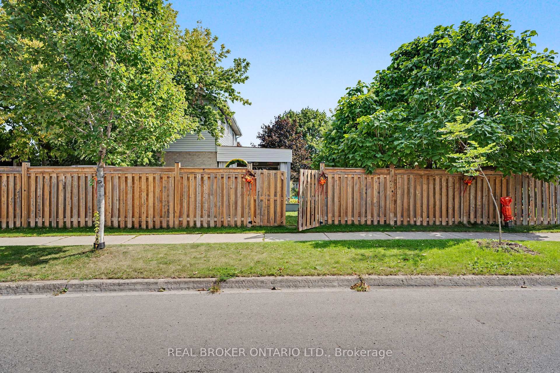 Photo 42 of 3260 Woodcroft Crescent, Burlington, Headon — HOMEH