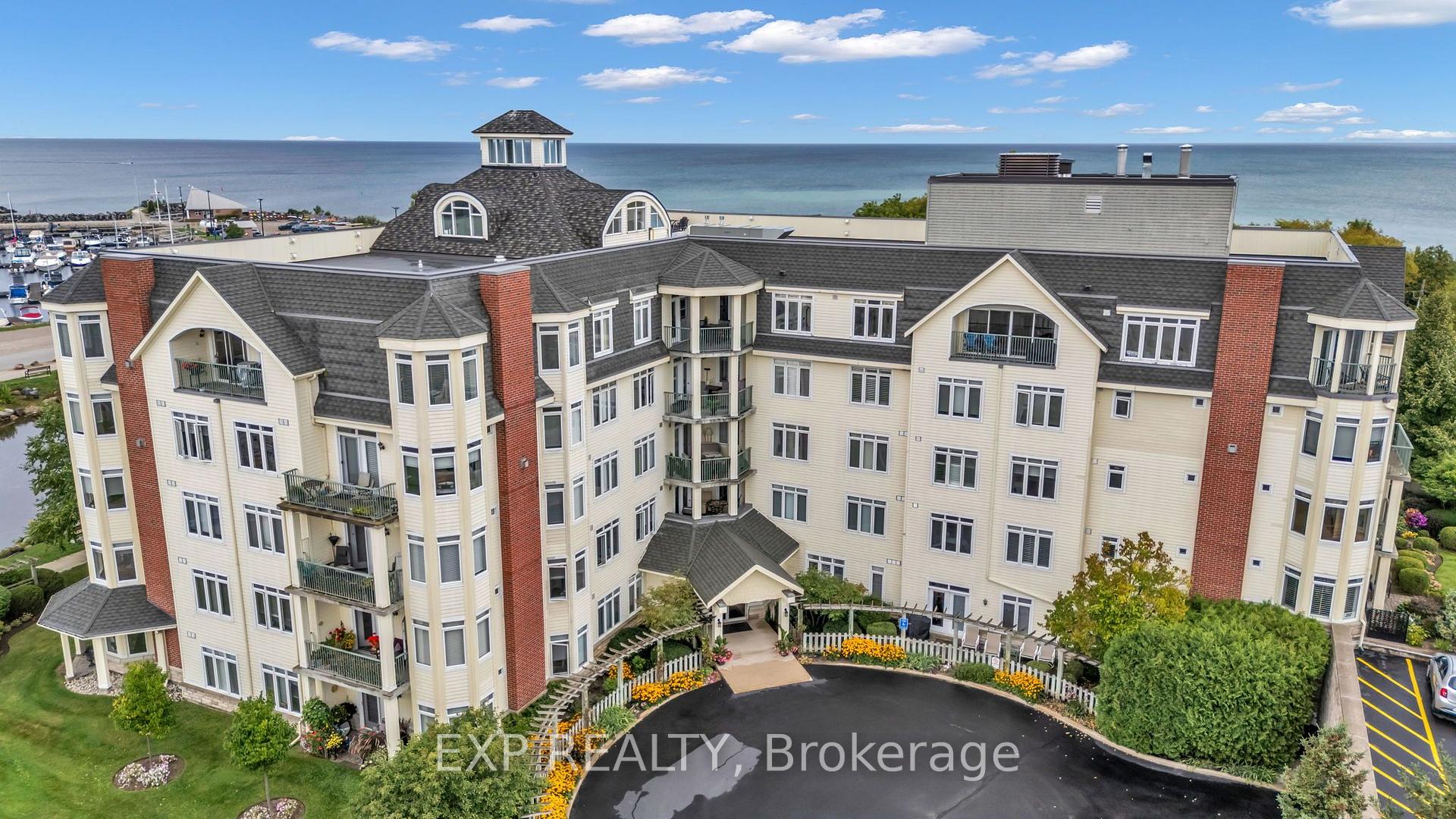 Photo 2 of Unit 307, 10 Bay Street E, Blue Mountains — HOMEH